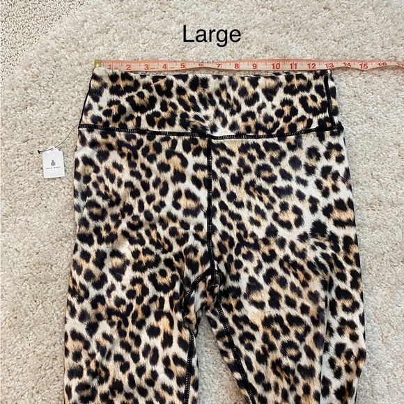 Animal print high waisted leggings small NWT - Picture 13 of 15